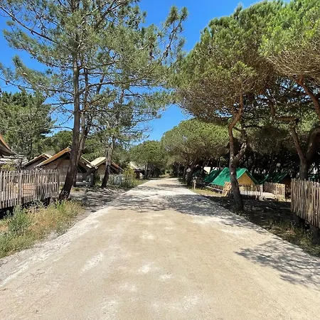 Camping Huttopia Lagoa De *
