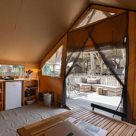 Camping Huttopia Lagoa De *